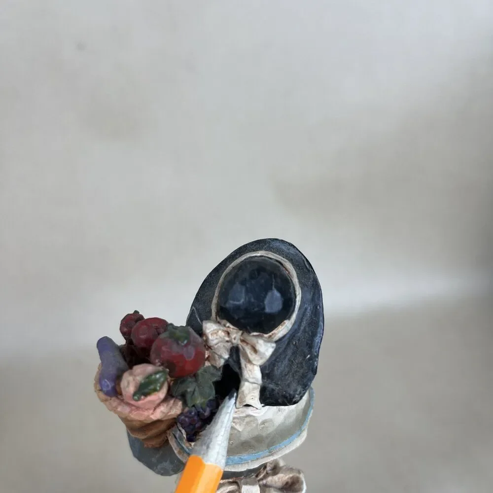 Thanksgiving 2004‎ Pilgrims Harvest Season Craft Women Figures 6-7”Tall Set Of 2